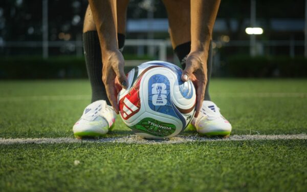 WM-Fieber bei den Stars: Wie Promis das größte Fußball-Turnier aller Zeiten zelebrieren
